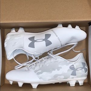 NEW Woman's Under Armour Soccer Cleats WHITE CAMO